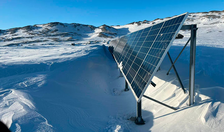 Paneles solares en la Antártida 1